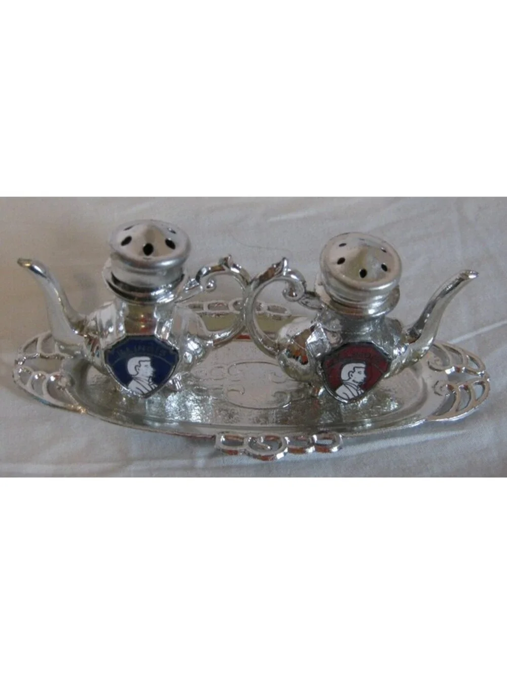 Vintage Metal Illinois Teapot Salt & Pepper Shakers With Tray Made In Japan